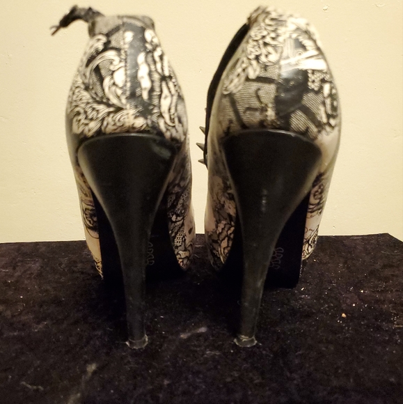 Iron fist pumps - Picture 4 of 5